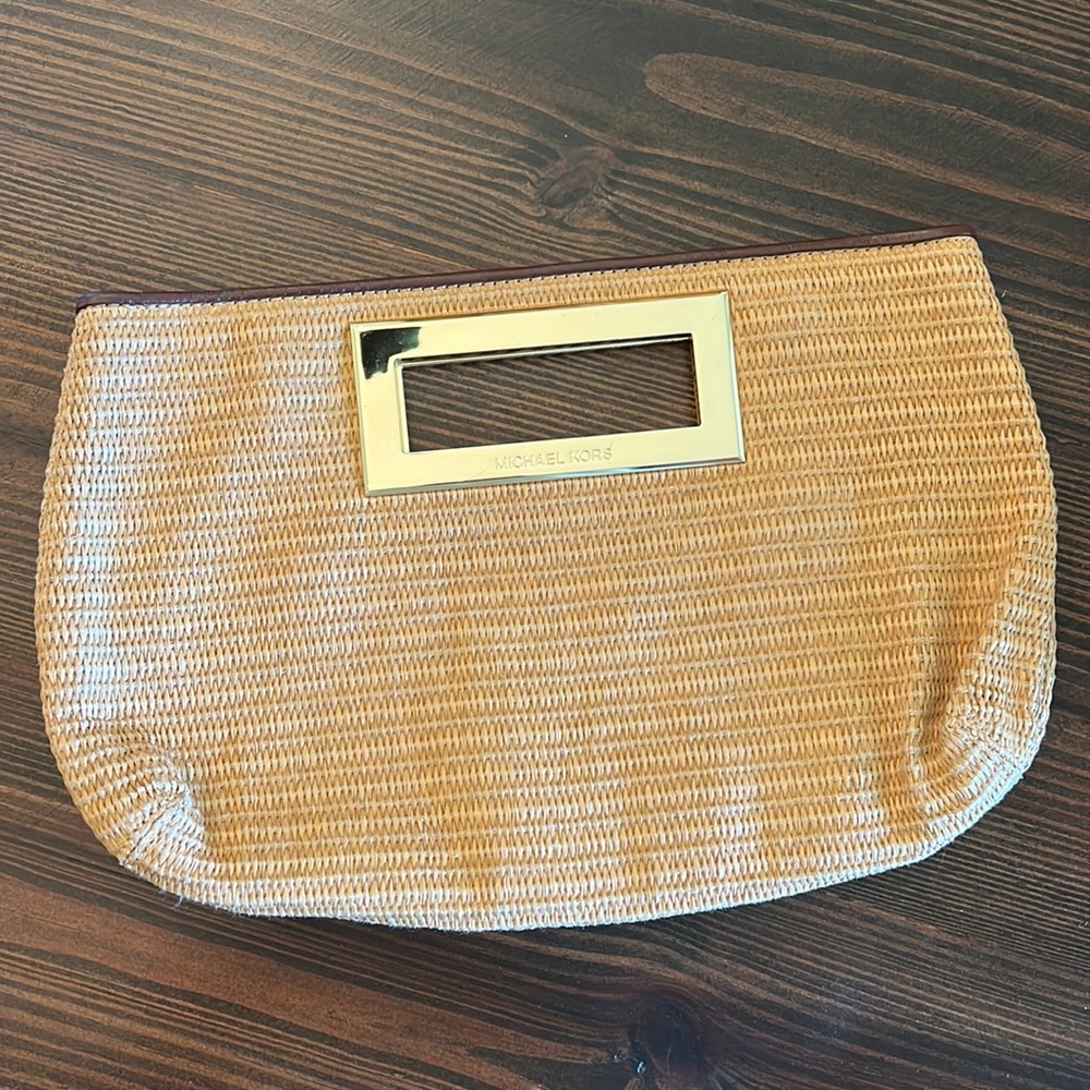 EUC Michael Kors clutch